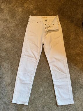 Levi’s white denim Wedgie Straight